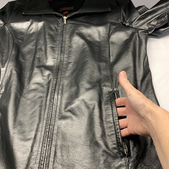 **HOST PICK** Danier Leather Jacket - Picture 4 of 14